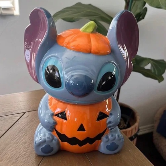Stitch HalloweenCookie Jar !